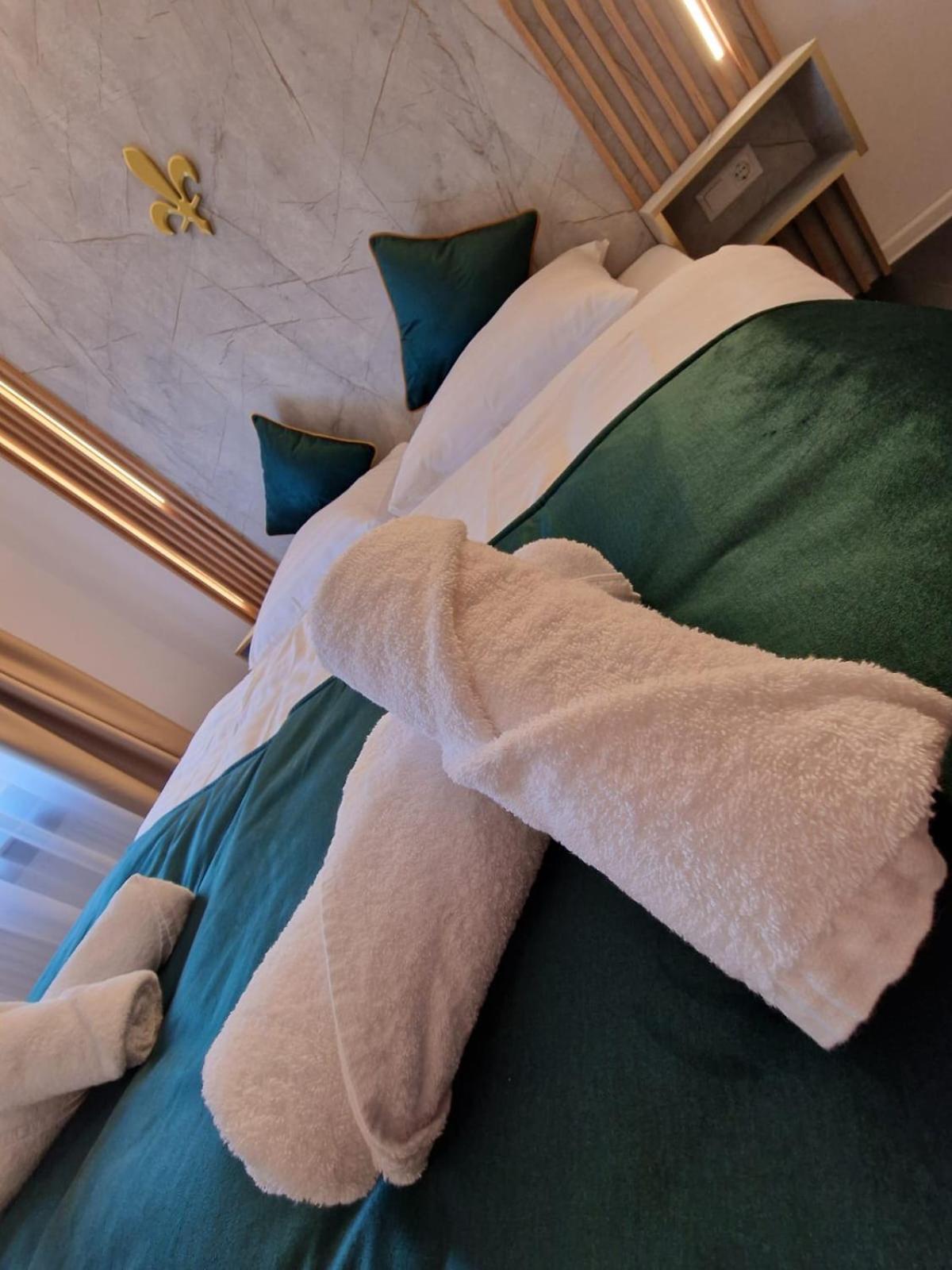 Lilium Resort Hotel & Restaurant 巴特罗达克 外观 照片