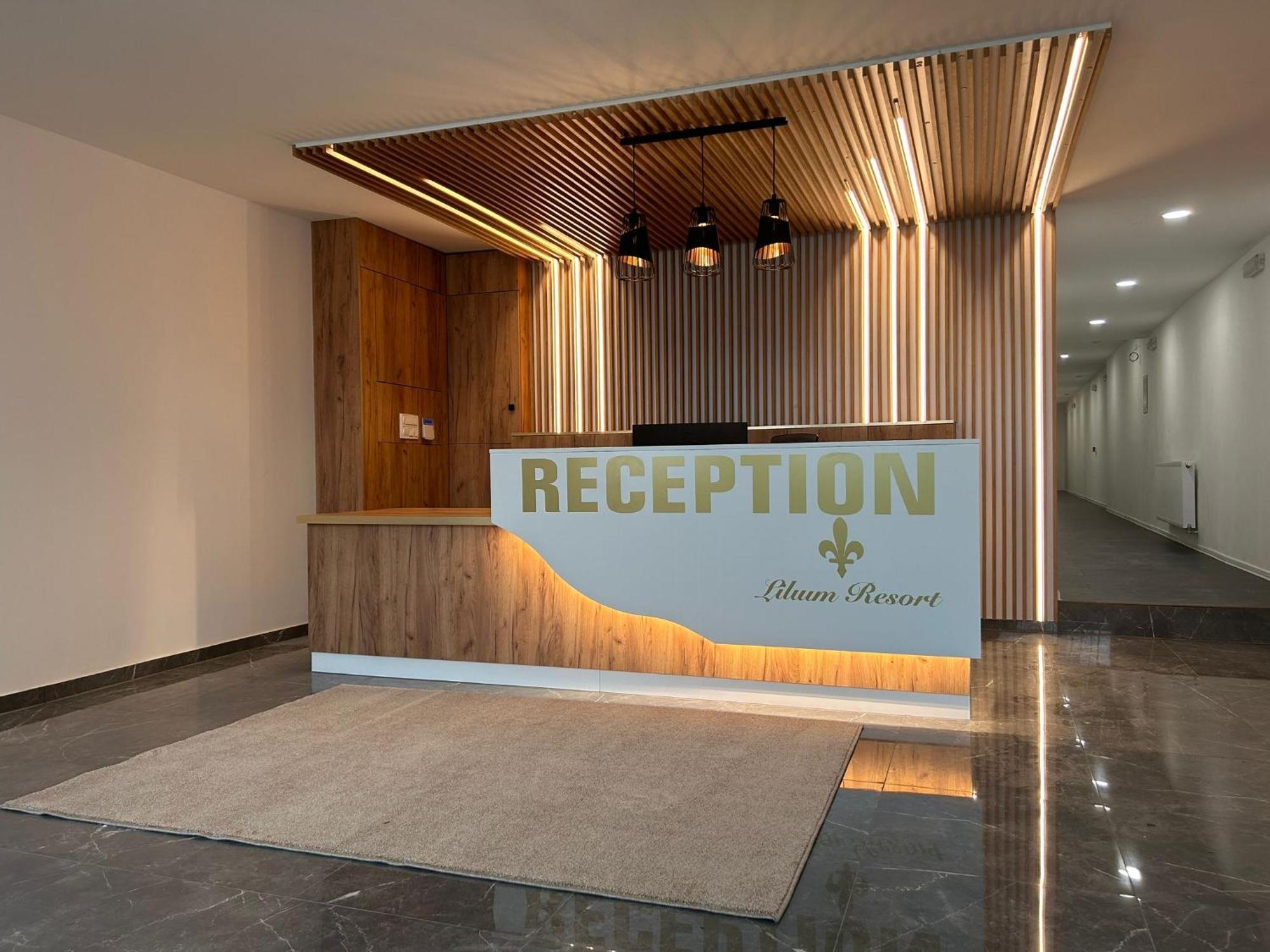 Lilium Resort Hotel & Restaurant 巴特罗达克 外观 照片